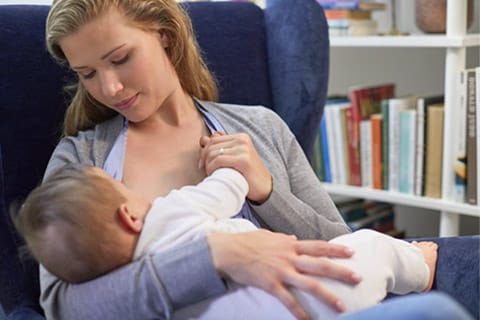 How to reduce breastfeeding nipple pain