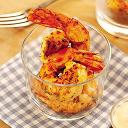 Fried hot prawns with cocktail sauce