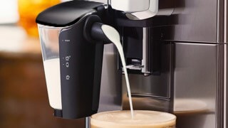 See, how the coffee maker with the LatteGo milk frother works