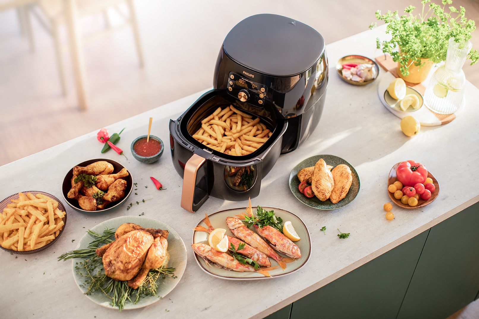 The Philips Airfryer XXL with Smart Sensing technology automatically adjusts time and temperature during the cooking process to ensure that every dish turns out perfectly cooked.